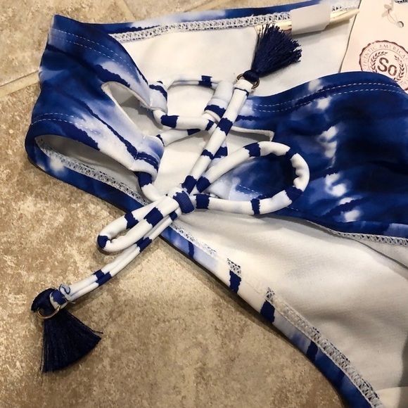 🆕 tie dye side tie blue & white bikini bot… - Picture 8 of 13